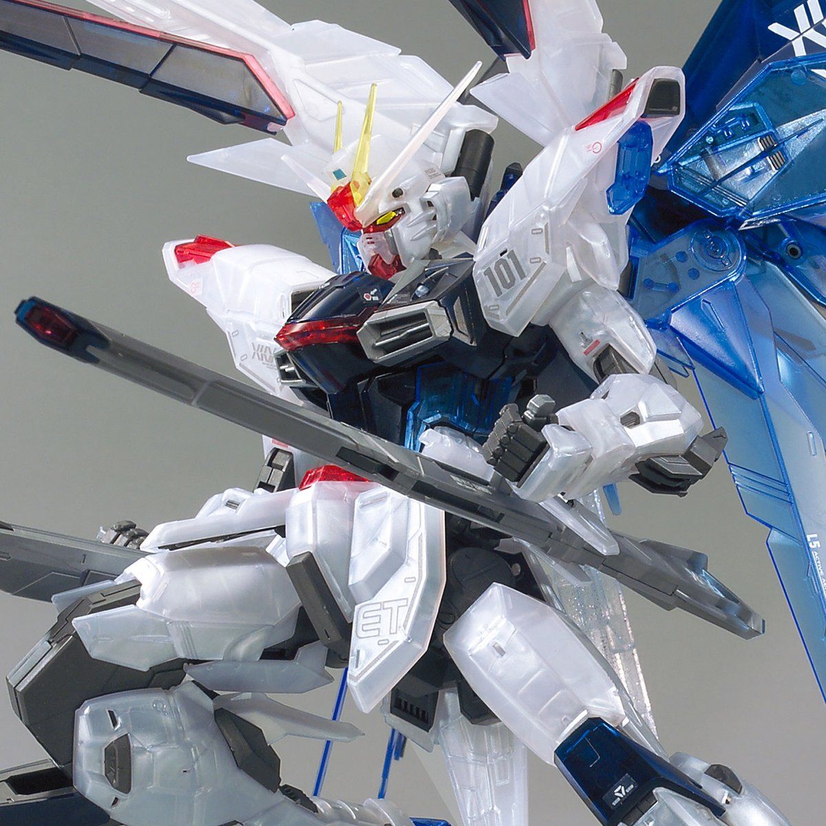 MG 1/100 ZGMF-X10A Freedom Gundam Ver.2.0(Clear Color Ver.)