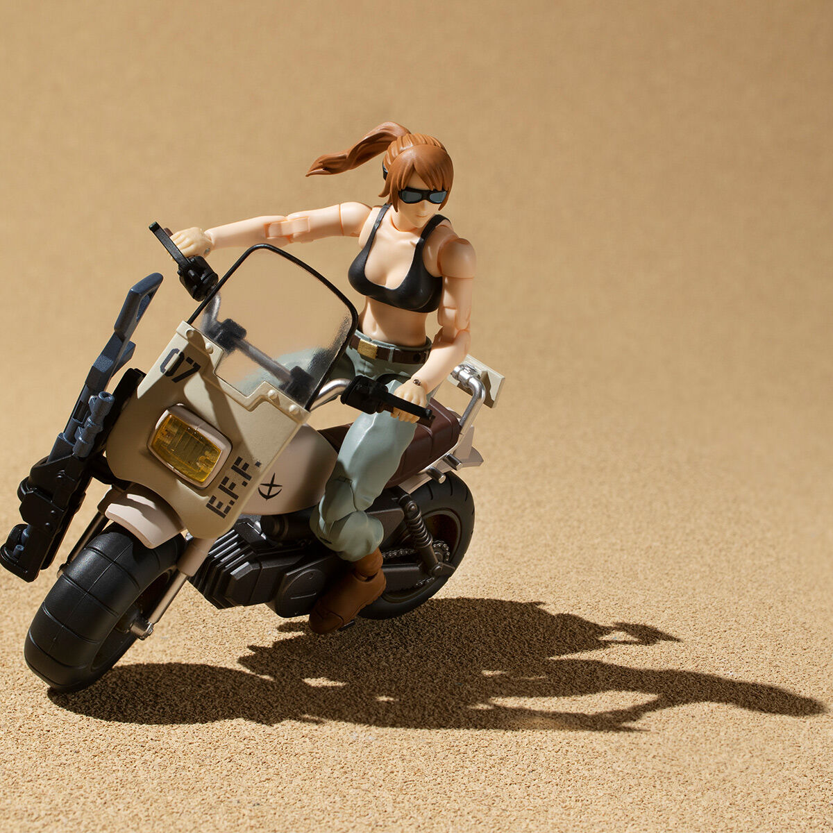 Megahobby Gundam Military Generation 1/18 Earth Federation Soldier(Female) + Bike(Mobile Suit Gundam : The 08th MS Team)
