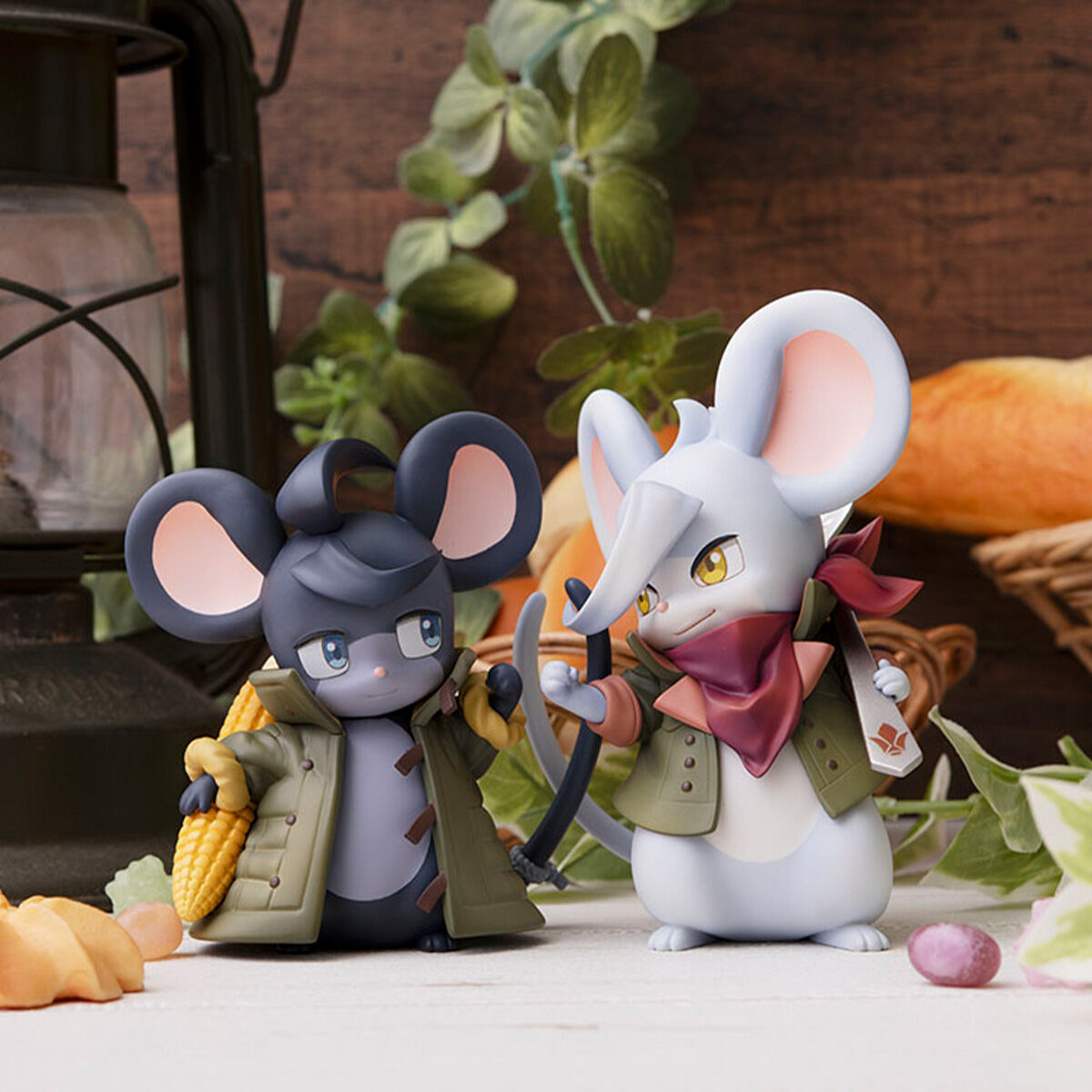 Megahobby Mobile Suit Gundam: Iron-Blooded Orphans 3-Chome no Orphan-chu Mikazuki Augus + Orga Itsuka 1/1 Set 10th Anniversary