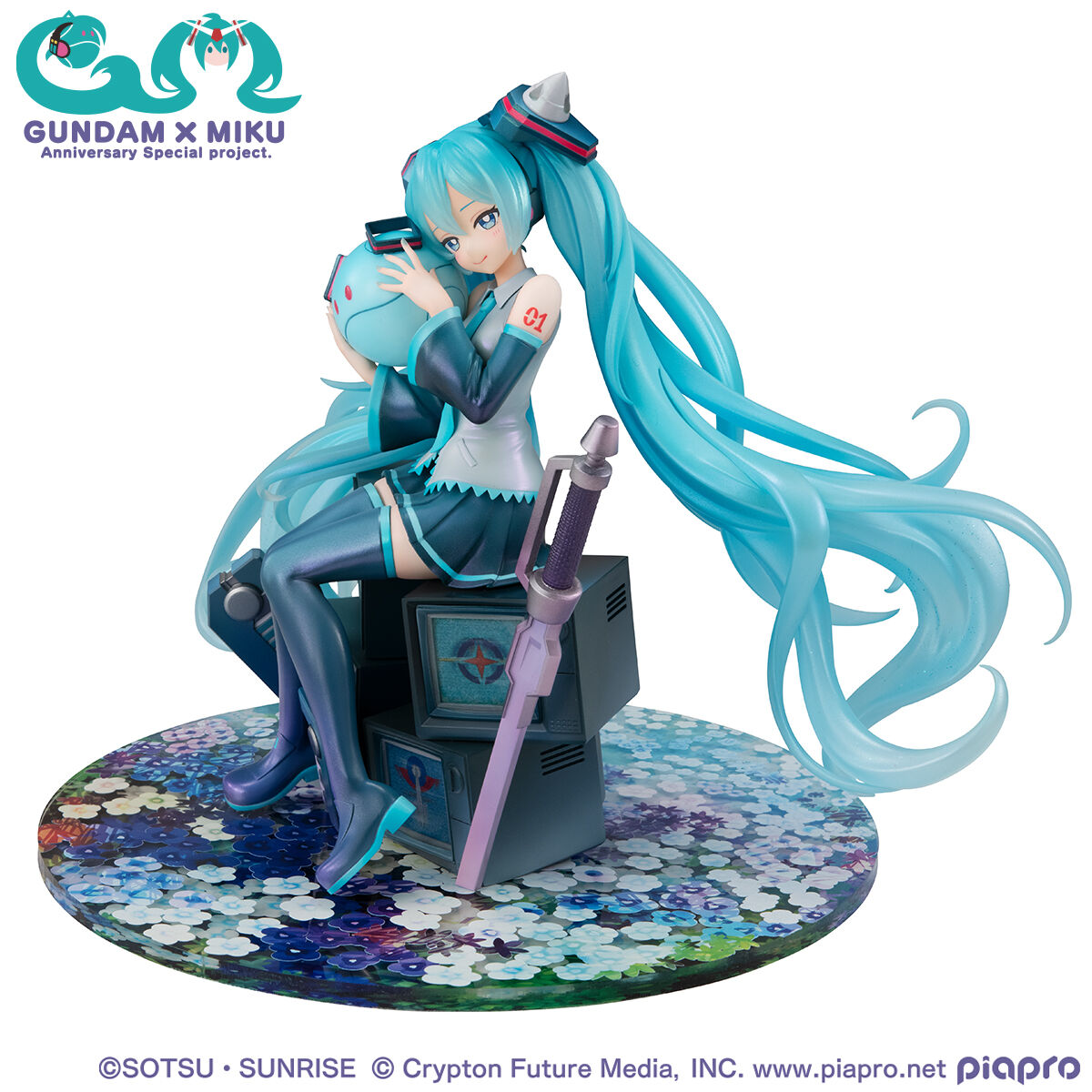 Megahobby Lucrea GN-0000 00 Gundam(Hatsune Miku Version)