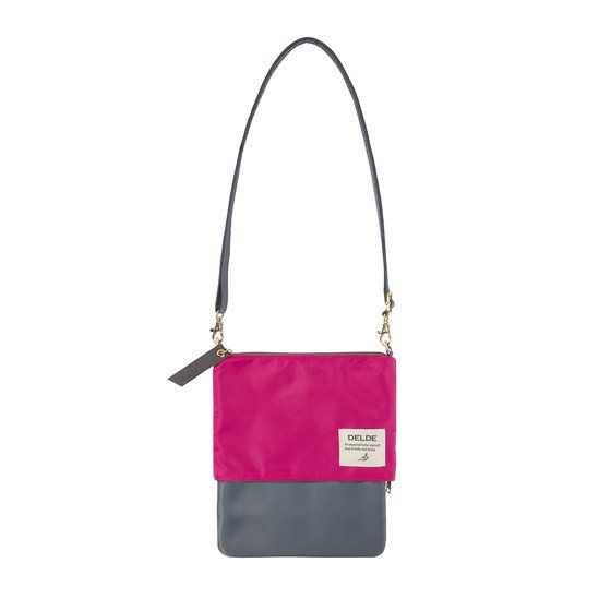 DELDE �V�����_�[�o�b�O �X���[���T�C�Y�i�S4��j