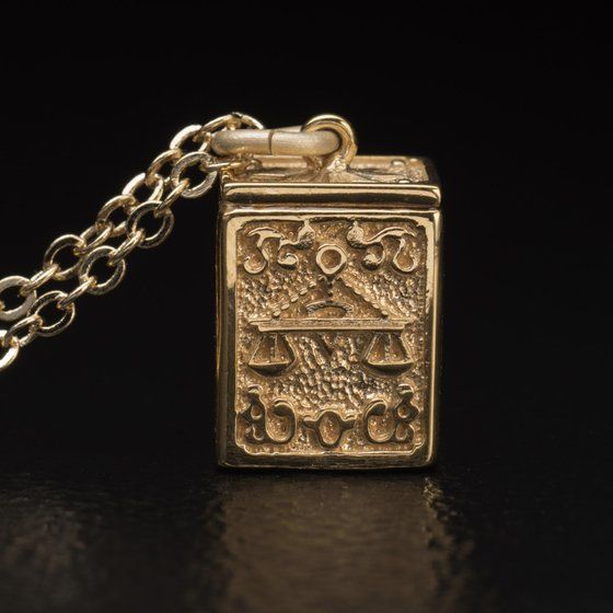 m@ߔiS[hNX{bNXjfUC@silver925y_g