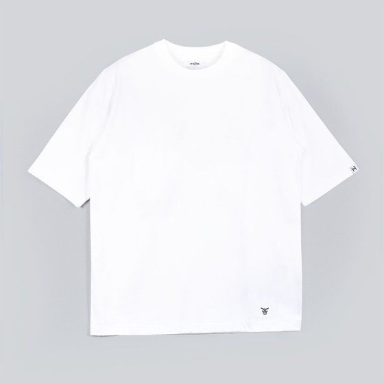 仮面ライダークウガ　デザインTシャツ ーPHOTO− ｜HENSHIN by KAMEN RIDER