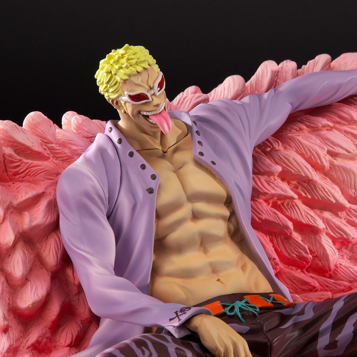 ワンピース アーカイブコレクション No7 ドンキホーテ・ドフラミンゴ【プレミアムバンダイ限定】 | ONE PIECE（ワンピース）  フィギュア・プラモデル・プラキット | アニメグッズ ・おもちゃならプレミアムバンダイ｜バンダイナムコグループの公式通販サイト