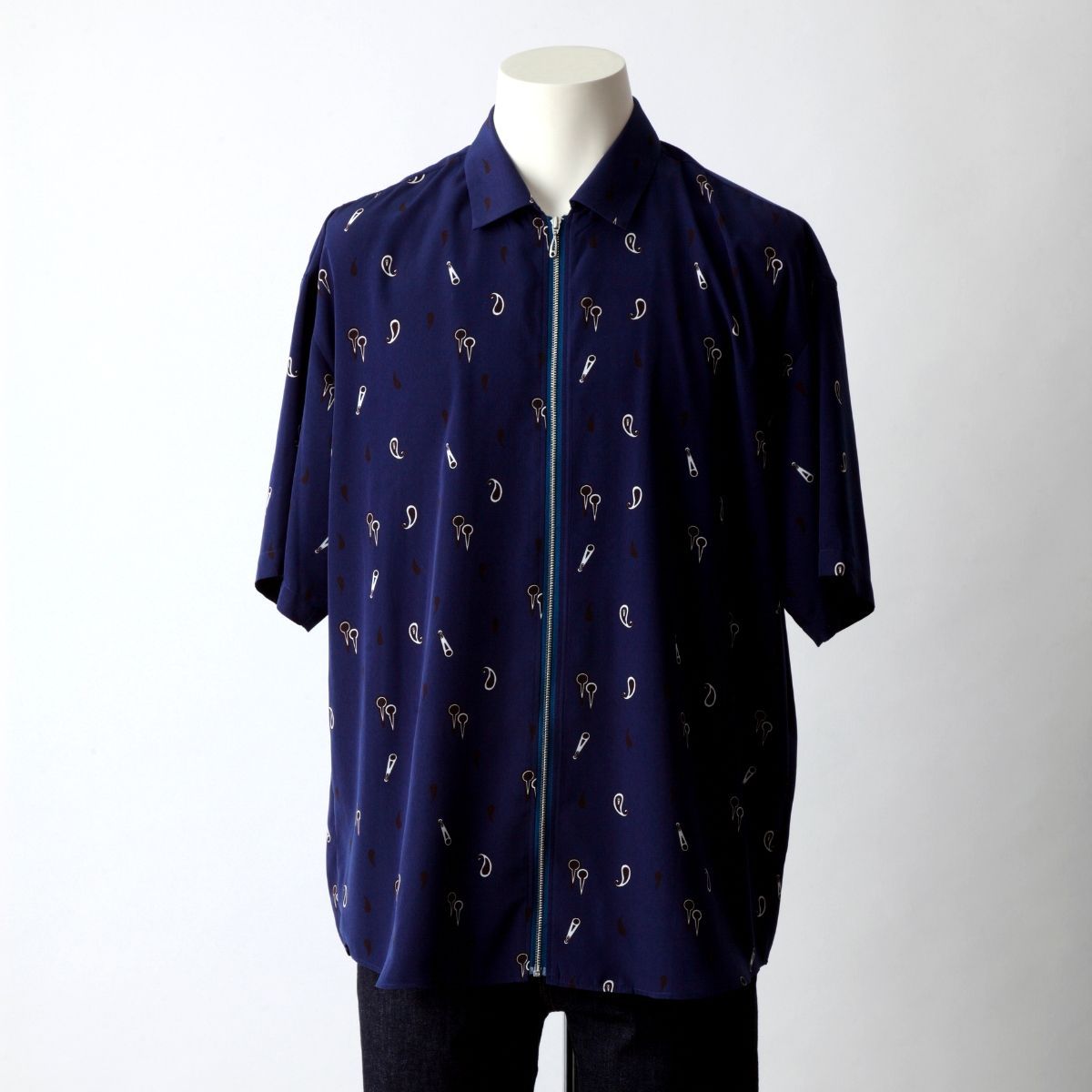 ジョジョの奇妙な冒険 TAKEO KIKUCHI コラボシャツ ジョジョの奇妙な冒険 黄金の風】×【tk.TAKEO KIKUCHI】 コラボシャツ