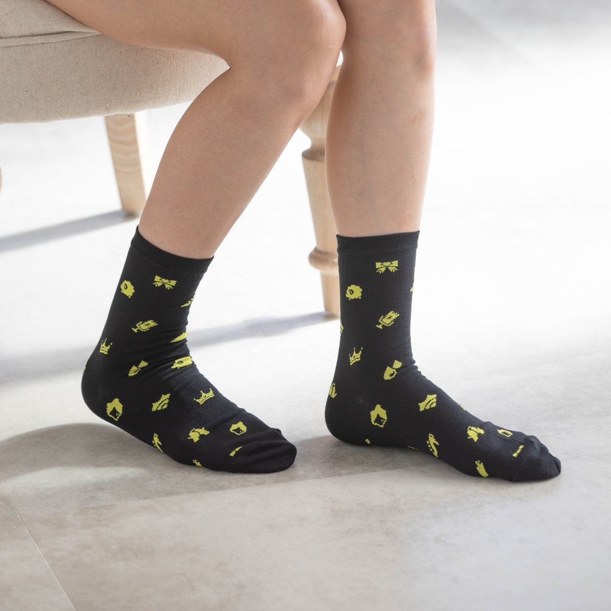 ラブライブ！虹ヶ咲学園スクールアイドル同好会 アイコン総柄ソックス