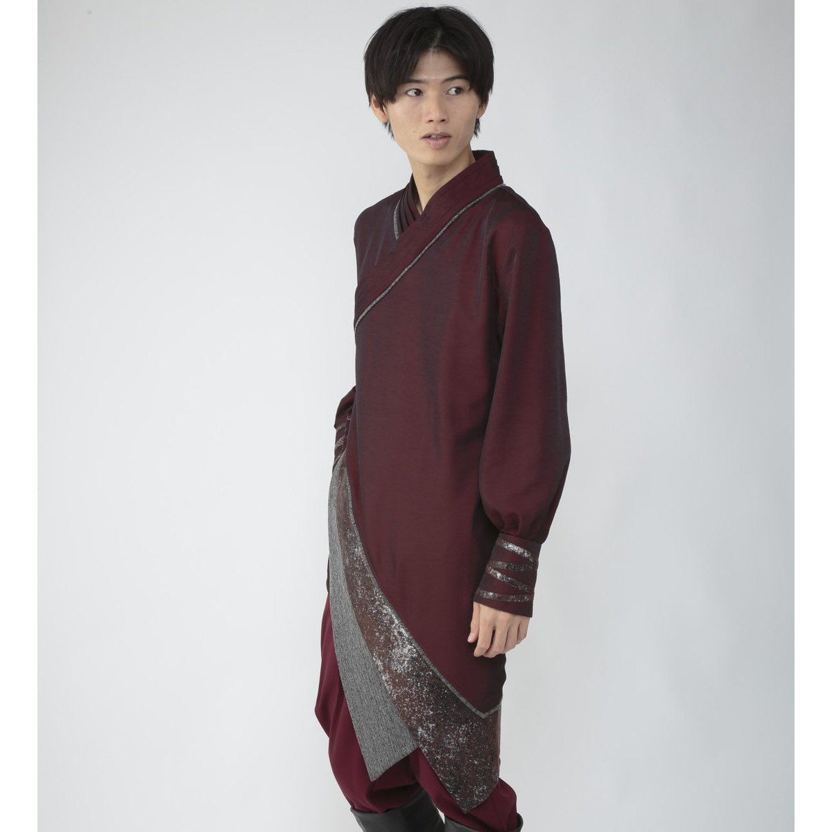 仮面ライダーセイバー 富加宮賢人 ソードオブロゴス シャツ