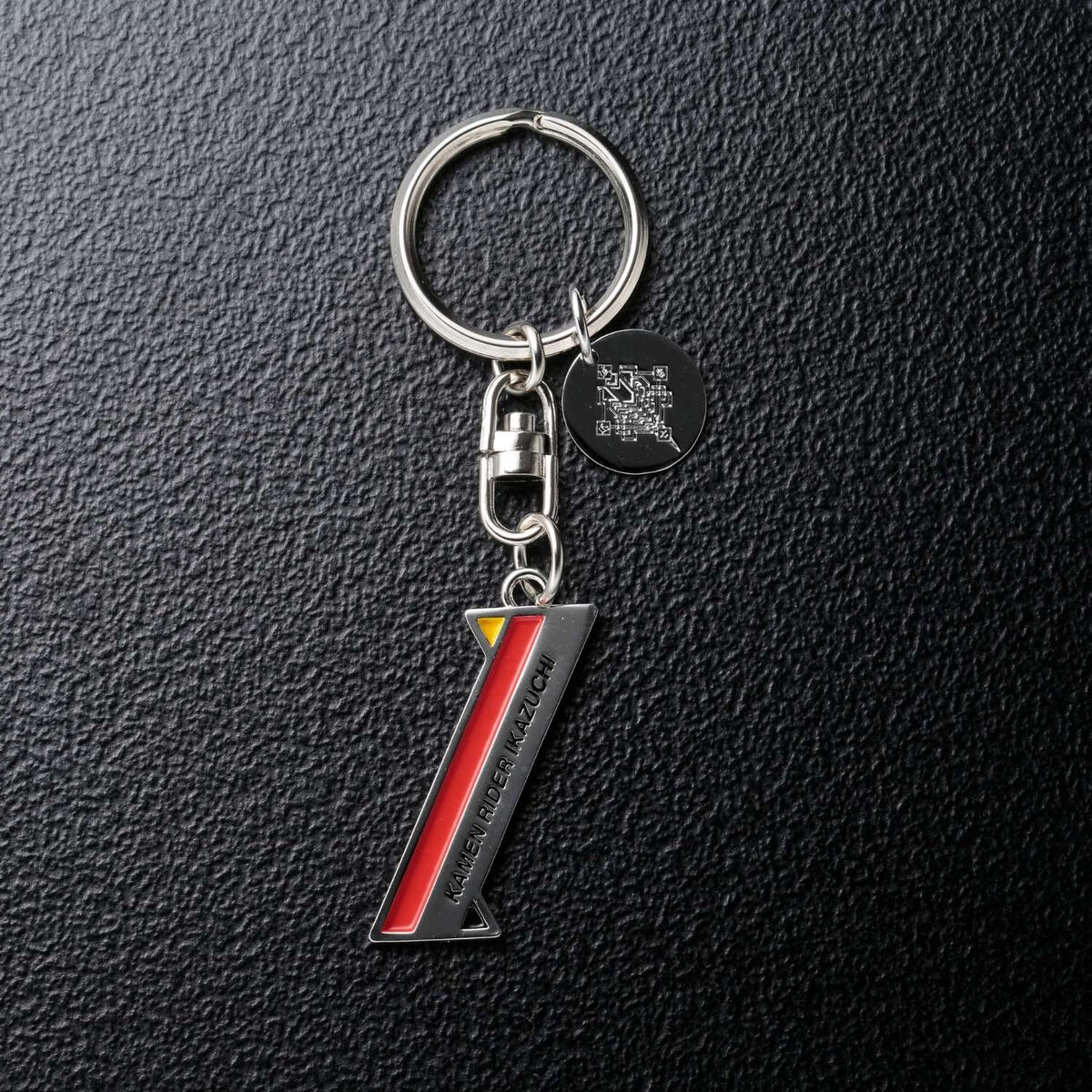 仮面ライダーゼロワン イニシャルキーホルダー 001・飛電或人