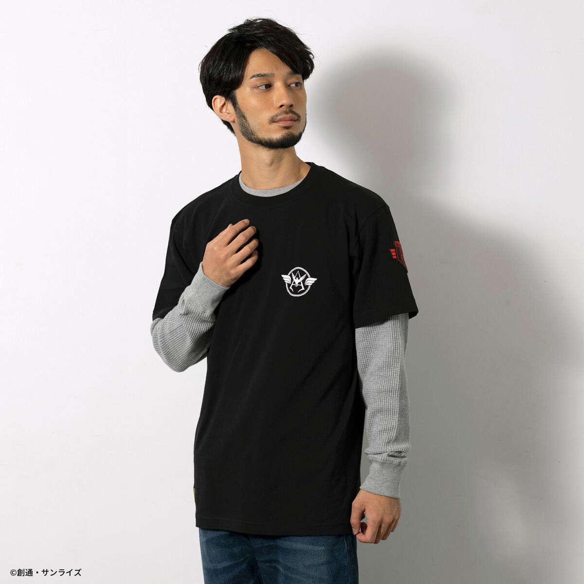 STRICT-G.ARMS『機動戦士ガンダム』ワッペン付きTシャツ RED