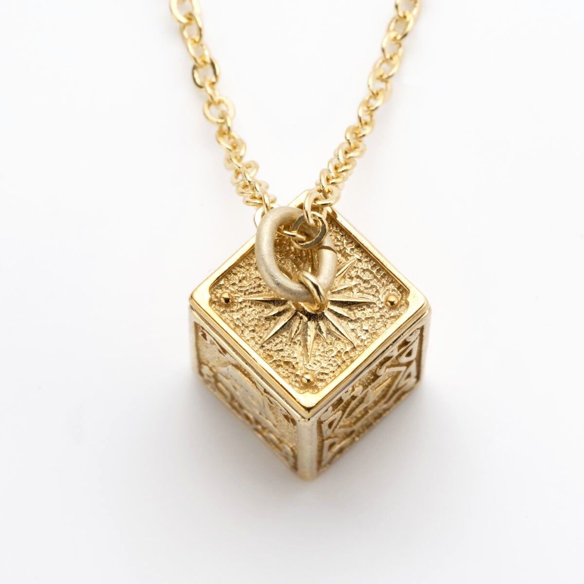 聖闘士星矢 黄金聖衣箱（ゴールドクロスボックス）silver925ペンダント