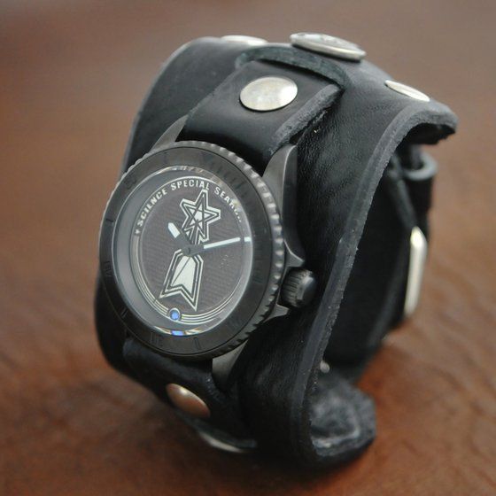ウルトラマン×レッドモンキー腕時計　円谷プロダクション創立50周年記念モデル