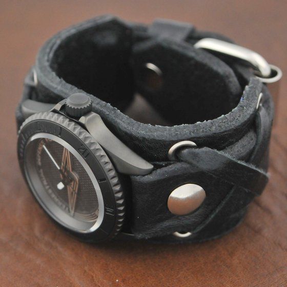 ウルトラセブン×レッドモンキー腕時計　円谷プロダクション創立50周年記念モデル