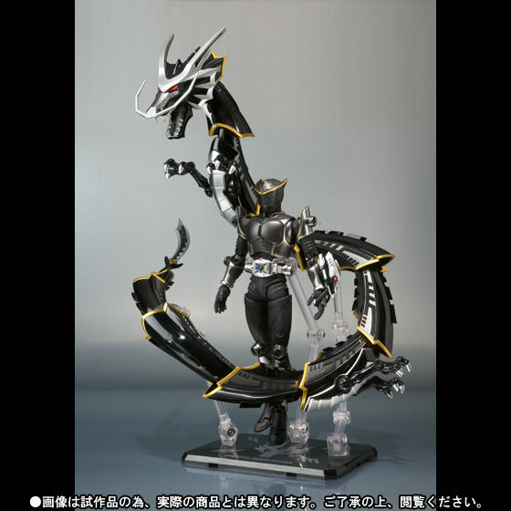 S.H. フィギュアーツ 仮面ライダー リュウガ ドラグブラッカー