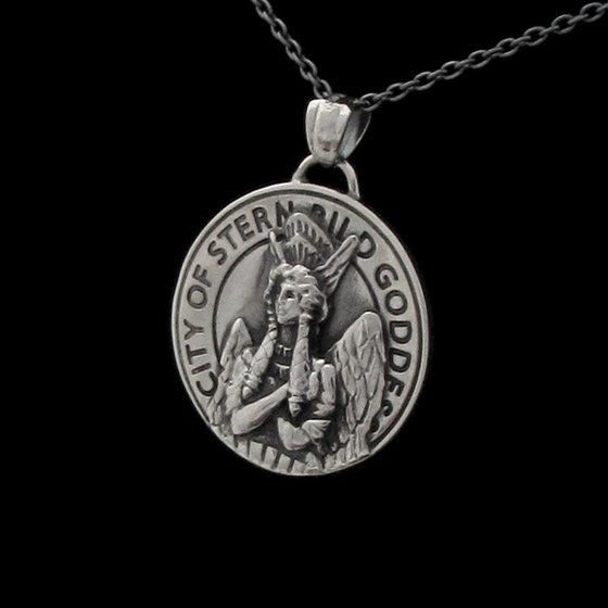 劇場版 TIGER & BUNNY -The Rising- シュテルンビルト 女神像