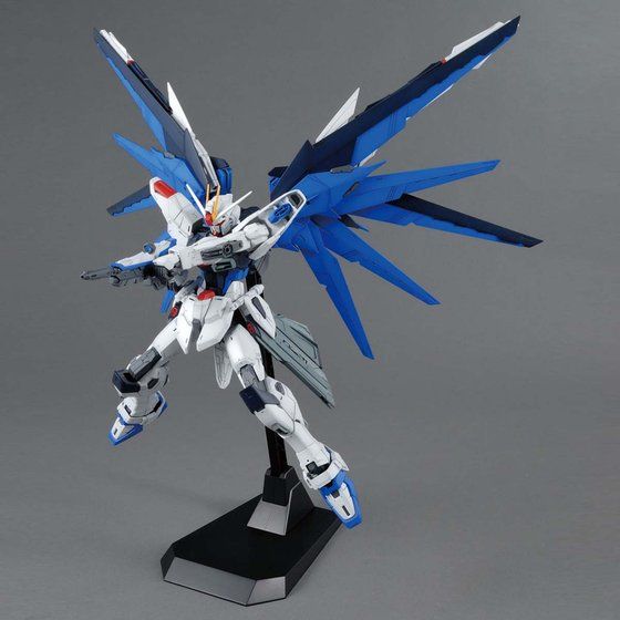 一部予約販売】 新品未使用 MG Ver.2.0 フリーダムガンダム ロボット 