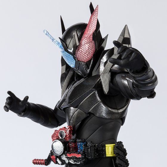 【受注販売】S.H.Figuarts 仮面ライダービルド ラビットタンクハザードフォーム 