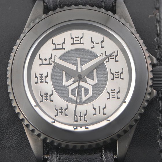 仮面ライダークウガ × Red Monkey designs Collaboration Wristwatch Silver925 High-End Model