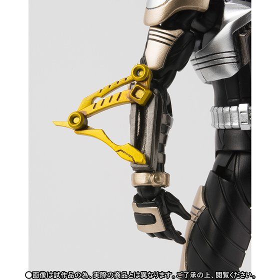 先着販売】S.H.Figuarts（真骨彫製法） 仮面ライダーパンチホッパー