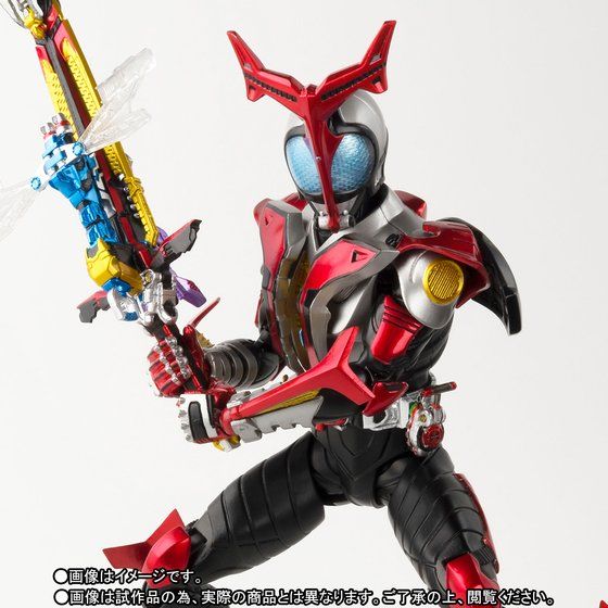 抽選販売】S.H.Figuarts（真骨彫製法） 仮面ライダーカブト ハイパーフォーム | 仮面ライダーカブト フィギュア・プラモデル・プラキット |  アニメグッズ ・おもちゃならプレミアムバンダイ｜バンダイナムコグループの公式通販サイト