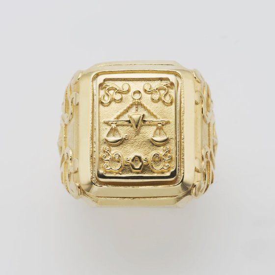 ゴールド クロスデザイン リング クリスタル付き Gold Cross Ring with CZ Stones – JC Gold Jewelers