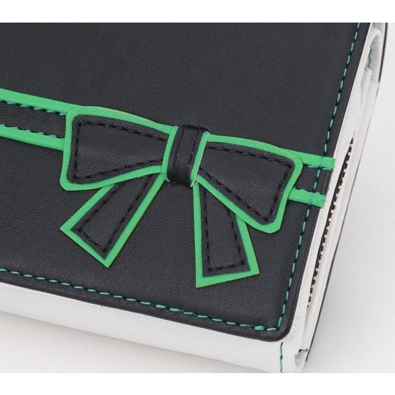 仮面ライダーゼロワン　二つ折り財布　「イズ」コスチュームデザイン