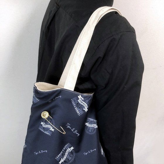 TIGER & BUNNY �v���o�̃s���Y���@���y���s��