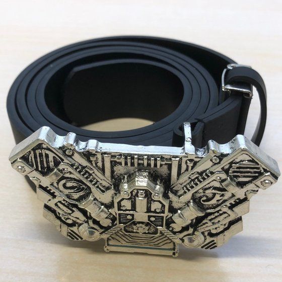 ���ʃ��C�_�[W�@ �ϐg�x���g���@�J�W���A���x���g