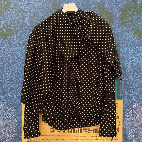 ʃC_[ZCo[@written words@Dot Shirt with ScarfihbgVcj_RH^f