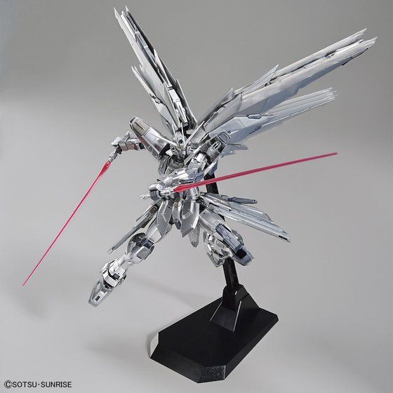 MG 1/100 ガンダムベース限定 フリーダムガンダム Ver.2.0[シルバー 