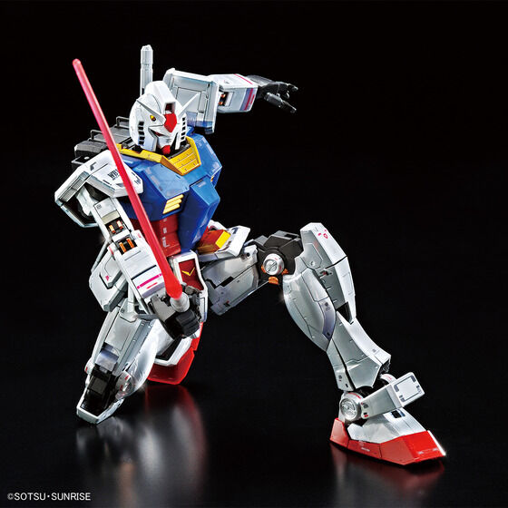 MG 1/100 ガンダムベース限定 RX-78-2 ガンダム Ver.3.0[チタニウムフィニッシュ]