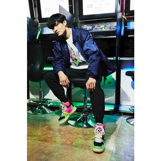 atmos �~ HENSHIN by KAMEN RIDER TYPE EX-AID SNEAKERS T-SHIRT�@atmos original ver.