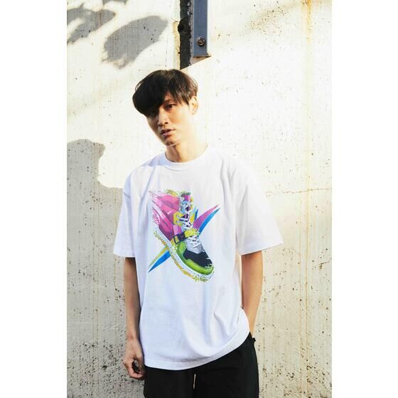 atmos × HENSHIN by KAMEN RIDER TYPE EX-AID SNEAKERS T-SHIRT