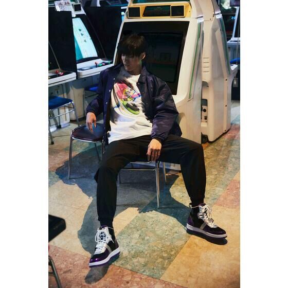 atmos �~ HENSHIN by KAMEN RIDER TYPE EX-AID SNEAKERS T-SHIRT�@atmos original ver.