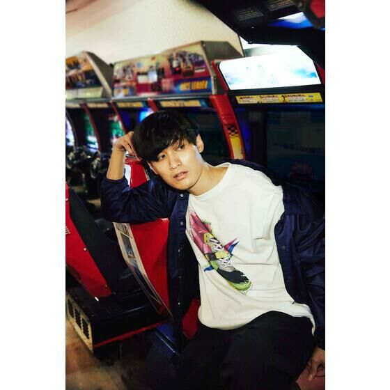 atmos �~ HENSHIN by KAMEN RIDER TYPE EX-AID SNEAKERS T-SHIRT�@atmos original ver.