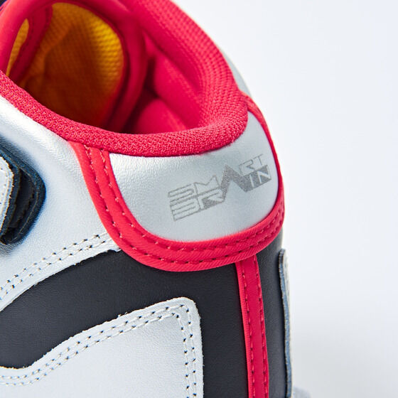 ���ʃ��C�_�[555 �X�j�[�J�[  �bHENSHIN by KAMEN RIDER