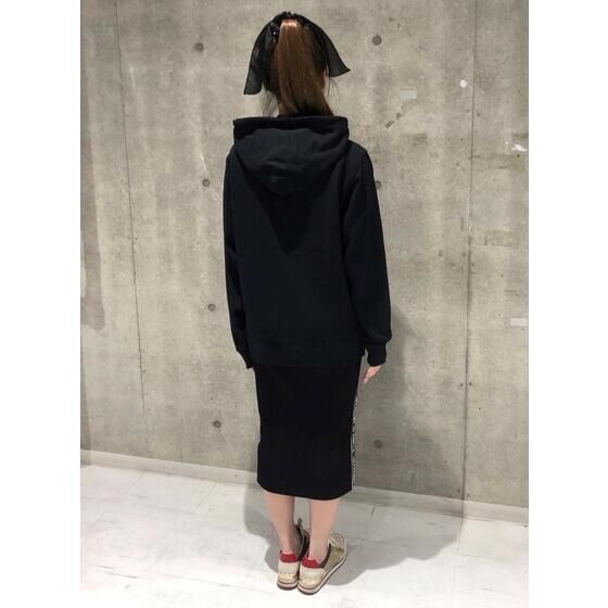 ���f���r�~�X�e�u���_�����̎�����-�v�\���h�[���h�J�@�v���I�[�o�[�p�[�J�[