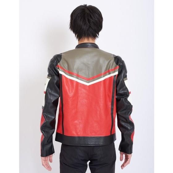 �E���g���}���_�C�i�w�X�[�p�[GUTS�x�����W���P�b�g