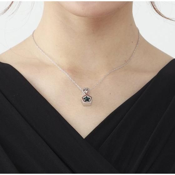 �U���E���g���}���@�W���[�j�A�X�@�J���[�^�C�}�[�f�U�C���l�b�N���X