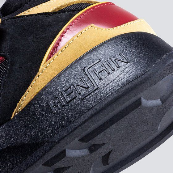 ���ʃ��C�_�[�N�E�K�@�X�j�[�J�[  �bHENSHIN by KAMEN RIDER