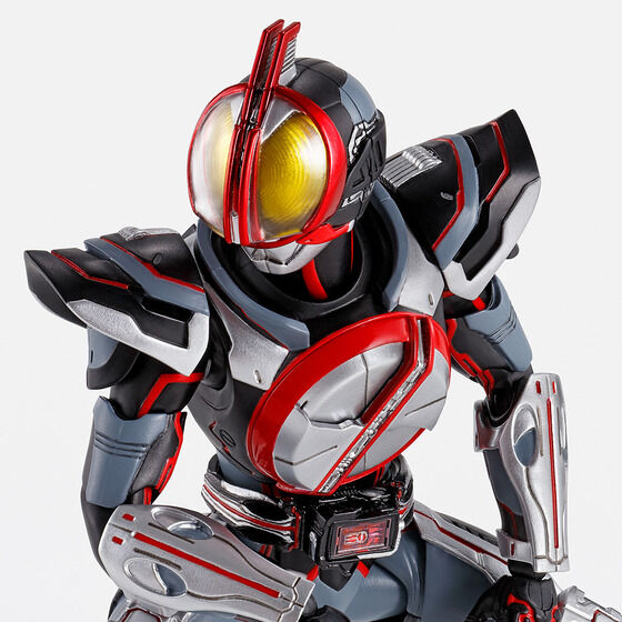 抽選販売】S.H.Figuarts（真骨彫製法） 仮面ライダーカブト ハイパー