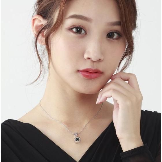 �U���E���g���}���@�W���[�j�A�X�@�J���[�^�C�}�[�f�U�C���l�b�N���X