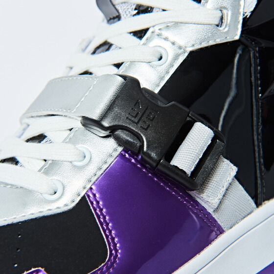 ���ʃ��C�_�[�Q�����@�X�j�[�J�[| HENSHIN by KAMEN RIDER