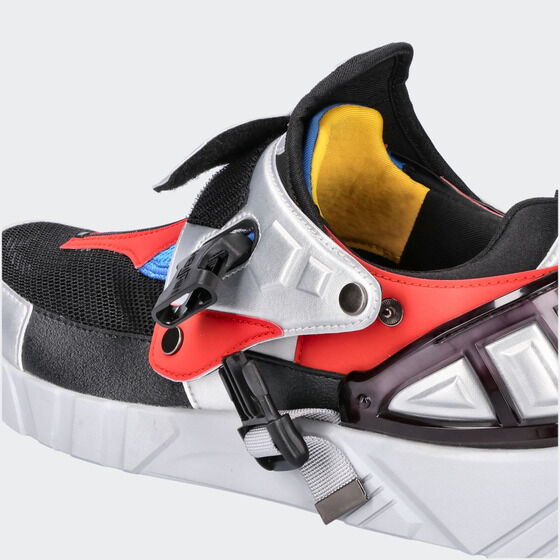 ���ʃ��C�_�[�J�u�g �X�j�[�J�[ �bHENSHIN by KAMEN RIDER