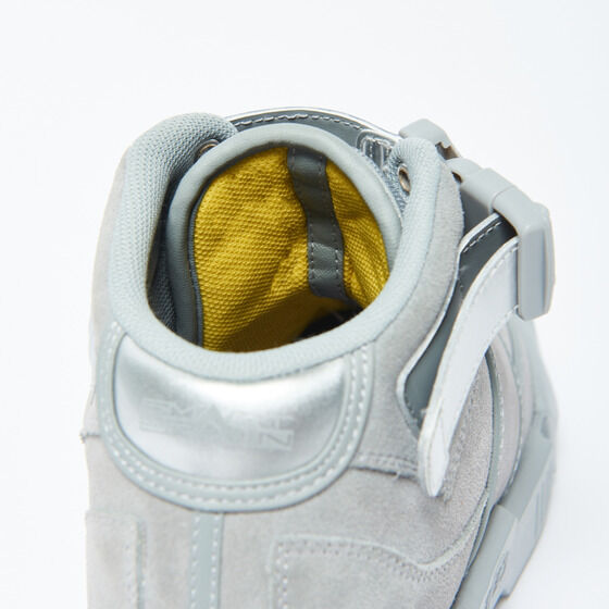 �E���t�I���t�F�m�N�@�X�j�[�J�[| HENSHIN by KAMEN RIDER