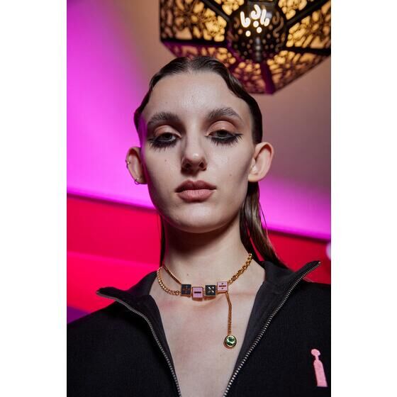 �y�W���W���̊�Ȗ`�� �����̕��~PAMEO POSE�z�g���b�V���E�E�i �`���[�J�[