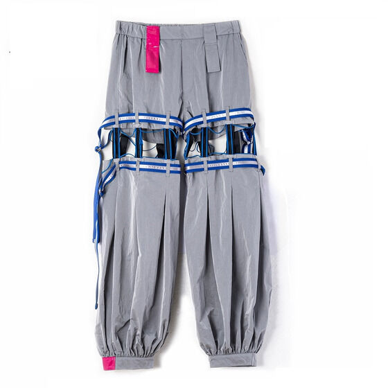 lLOI[W[~GUT'S DYNAMITE CABARETS@}EKXg@pc