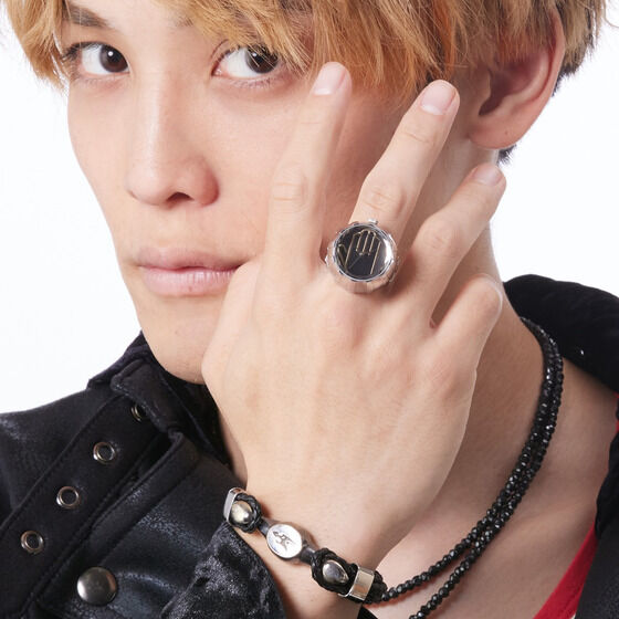 ʃC_[EBU[h@hCo[IEBU[hO@w֎vyLive Action Watchz