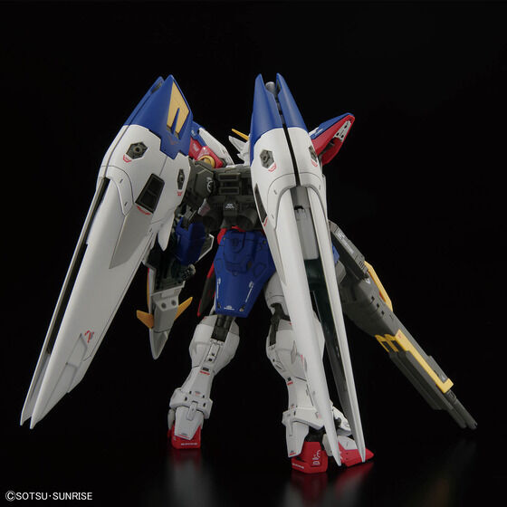 RG 1/144 ウイングガンダムゼロ 新機動戦記ガンダムW RG 1／144 『新機動戦記ガンダムW』 ウイングガンダムゼロ (プラモデル