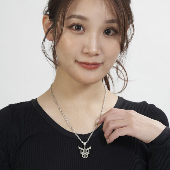 ���ʃ��C�_�[�N�E�K�@�N�E�K�}�[�N���`�[�t�@silver�l�b�N���X