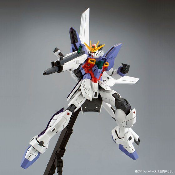 �l�f 1/100 �K���_���w�R���@�y�Ĕ́z�y�Q�O�Q�U�N�W�������z